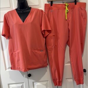 Figs scrub set coral size XL